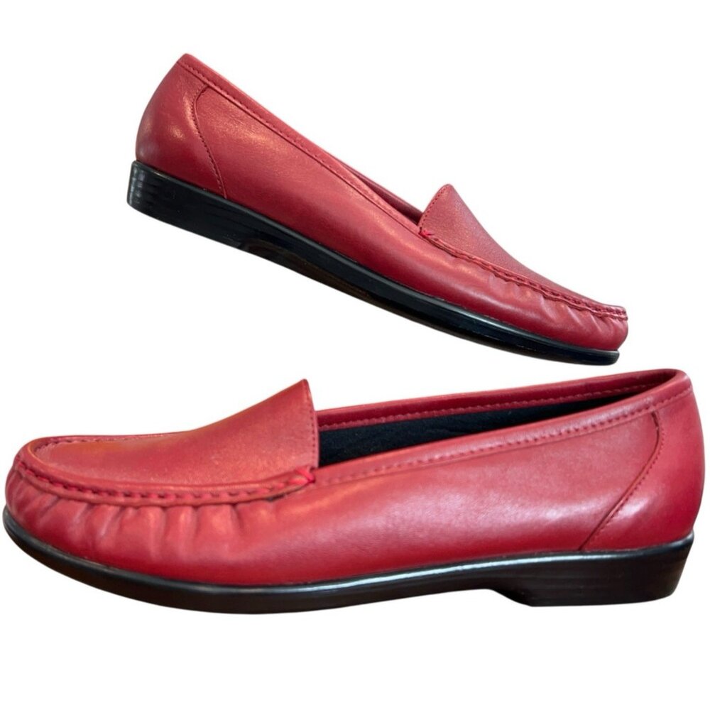SAS Simplify Slip On Loafers Red Leather Shoes Womens Size 9 W Wide Pinch Toe